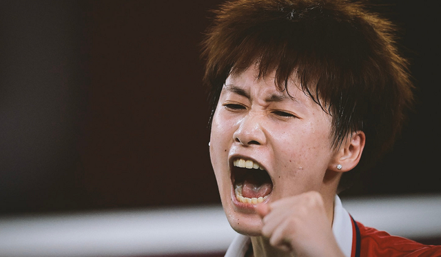 小S彻底凉了,多家品牌方宣布解约,“双面人”历史藏不住