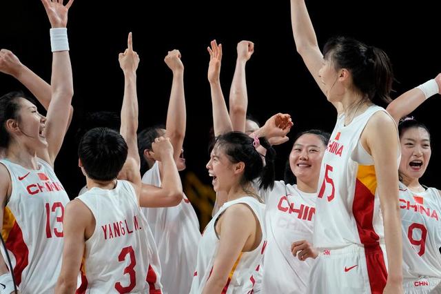 决战东京·战况|进八强!中国女篮剑指奖牌,请给她们掌声