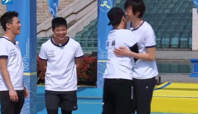 同样是参加综艺,为何苏炳添能再破纪录,而张国伟却被开除了呢?