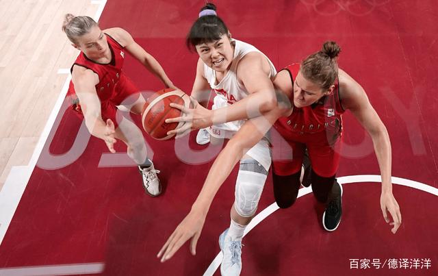 完胜世界前四强队!中国女篮全胜晋级八强,名记透露胜利法宝