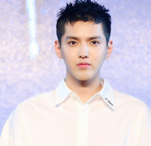 吴亦凡被刑拘,曾为他说话的明星被禁言,何炅也被骂太圆滑