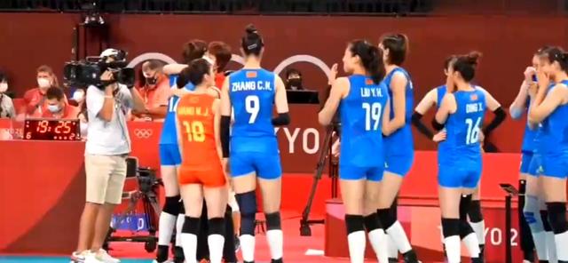 不破不立!从女排女篮小组赛相反表现,看团体项目如何寻求出路