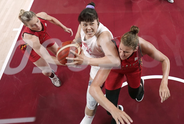 晋级8强!中国女篮又赢了,3场净胜56分,力压美国队成头号种子