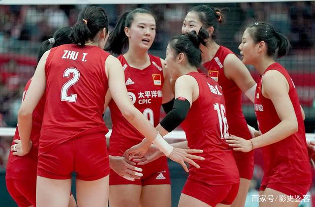 中国女排铩羽而归,姑娘们的命运竟与这位乐队主唱是如此相似