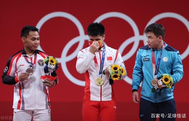 多次破奥运纪录:中国举重收官,8个参赛项目获得7金1银