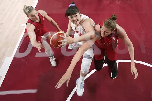 男篮没去,三战全胜,女篮第一的身份出现!这届姑娘们是真拼啊!