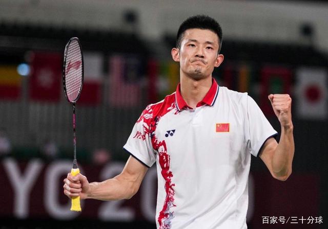 中国选手谌龙不敌丹麦选手夺得羽毛球男单银牌!