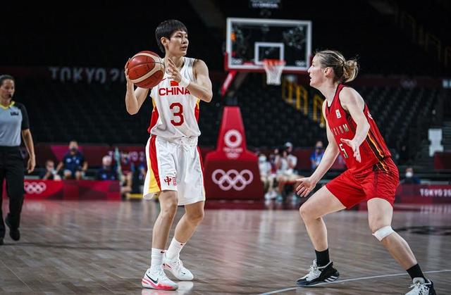 李月汝砍下队内最高分,中国女篮三战全胜小组头名出线