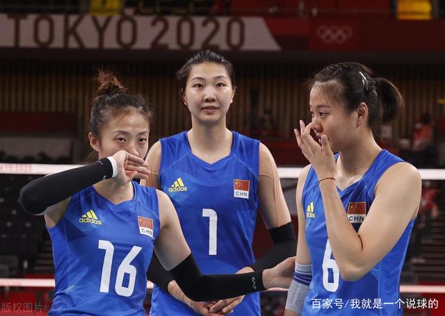 3-0也救不了中国女排,丁霞赛后痛哭被指责,选择性传球毁了球队