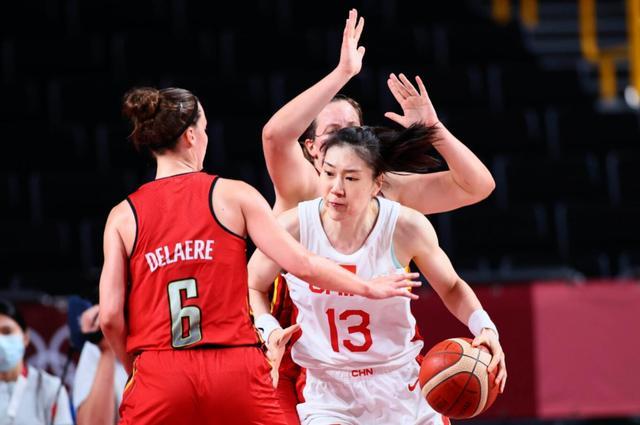 小组第一出线!中国女篮三战全胜挺进八强