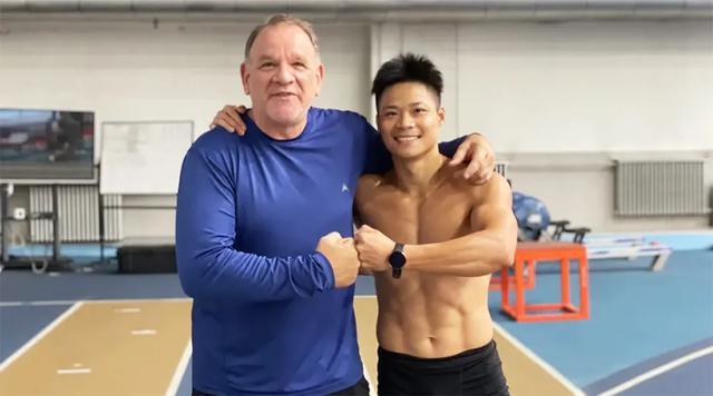 苏炳添的美国教练说:很遗憾!是我的错,他本可以在决赛中跑更快