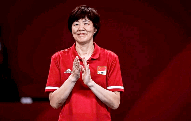 心碎!郎平透露朱婷手腕韧带撕裂,自己对排球热爱执着难割舍!