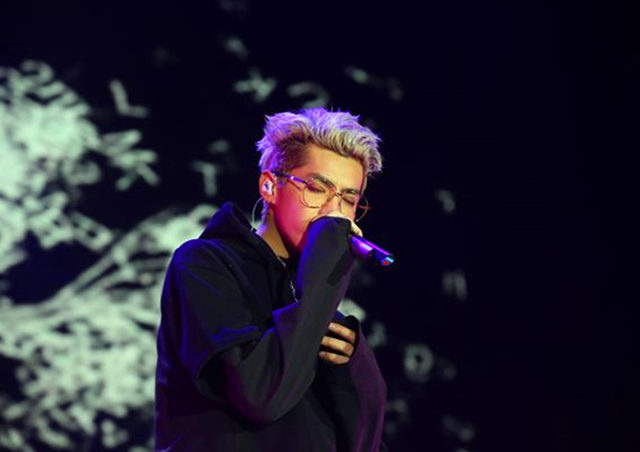 吴亦凡苏芒合影照片曝光,揭秘谁充当幕后资本喉舌?三家协会发声