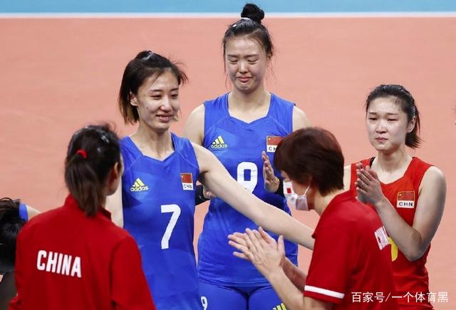 8年4冠,郎平对得起女排吗?想想8年前,中国女排是什么样子?