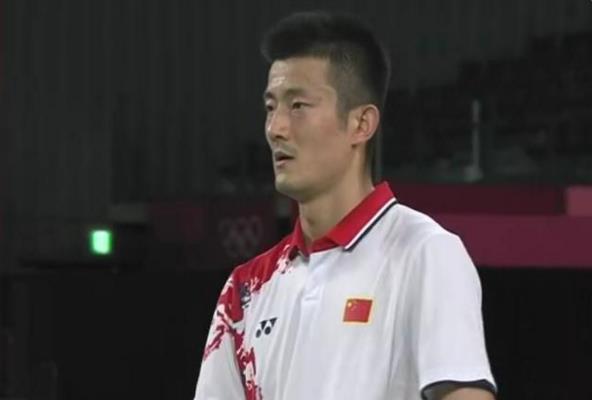 0-2!谌龙丢掉男单金牌,无缘超越林丹,对手现场飙泪+交换球衣