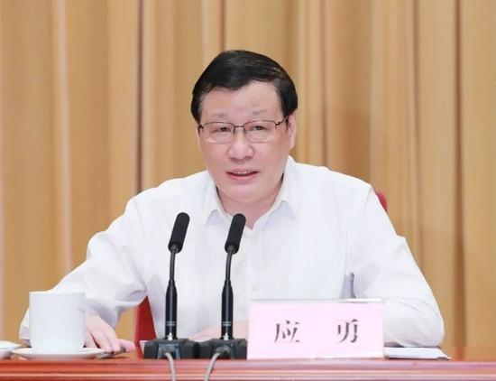 湖北省委书记:坚决堵住外来疫情输入 进入战时状态