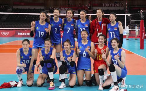 女排精神不褪色!翻过这座山,依然拥有光亮的明天