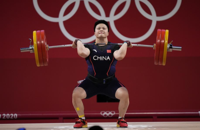 领先对手7公斤夺冠!汪周雨赛后自责:我的心态还不够强大