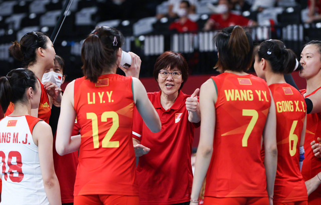 郎平喜上加喜!女排3比0赢意大利还有意外之喜,李盈莹或接班朱婷