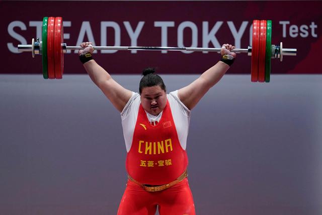 00后奥运冠军李雯雯!中国举重天才,12岁180斤,夺金圆爷爷梦想