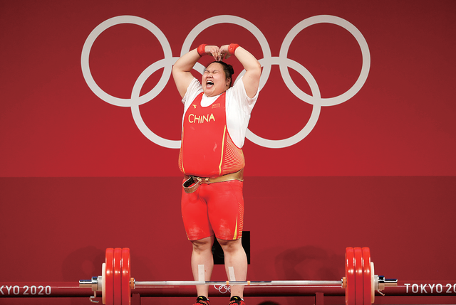 中国举重队合力交出7金1银傲人答卷 完美诠释中国力量