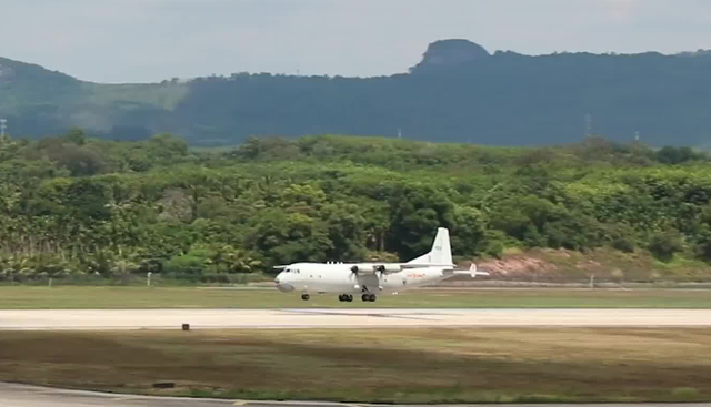 运八反潜机在南海开火,英航母突然奔赴菲律宾海,这次教训很结实
