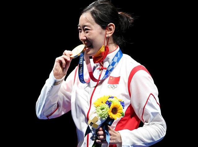 东京奥组委为什么提醒运动员不要咬奖牌?