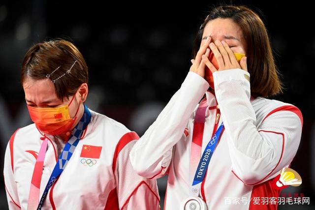 谌龙0-2不敌安赛龙摘银!国羽2金4银成奥运最大赢家