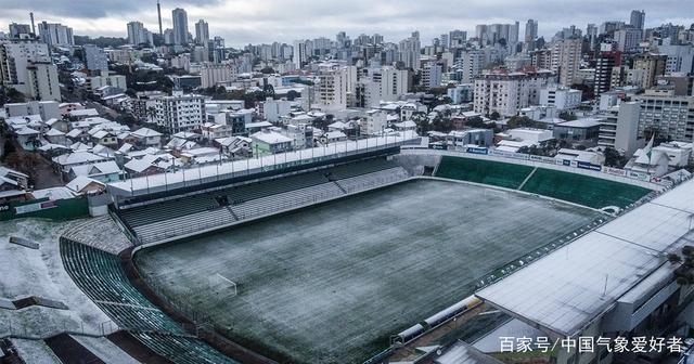 气候确实不正常?巴西罕见寒潮暴风雪来袭,网友:六十年没见过