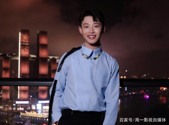 谢明皓放话要直播聊“林俊杰和潘玮柏吸毒”一事,肖战无辜躺枪