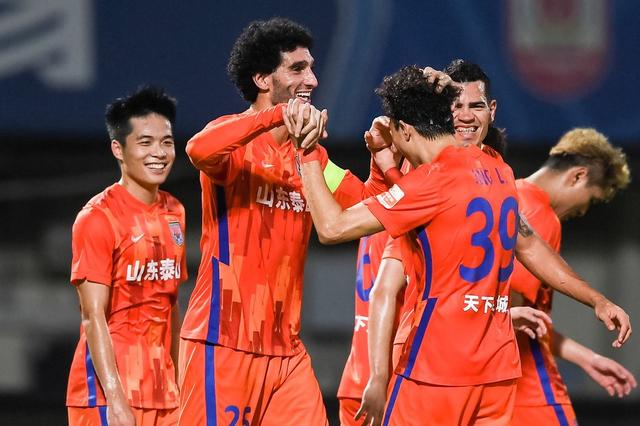 「图」段刘愚梅开二度 山东泰山送青岛队六连败