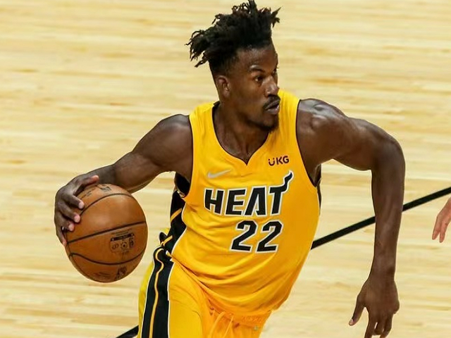 官宣!3笔上亿合同诞生,保罗长留太阳,格林离开篮网,湖人真难