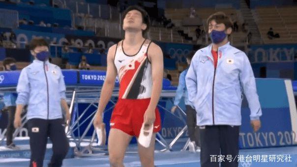 日本蹦床一哥资格赛重大失误,直接被弹飞了,怕不是来搞笑的吧?