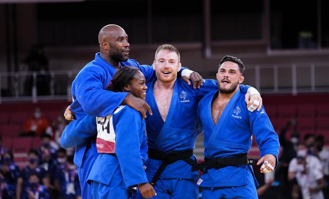 柔道——法国队获得混合团体赛冠军