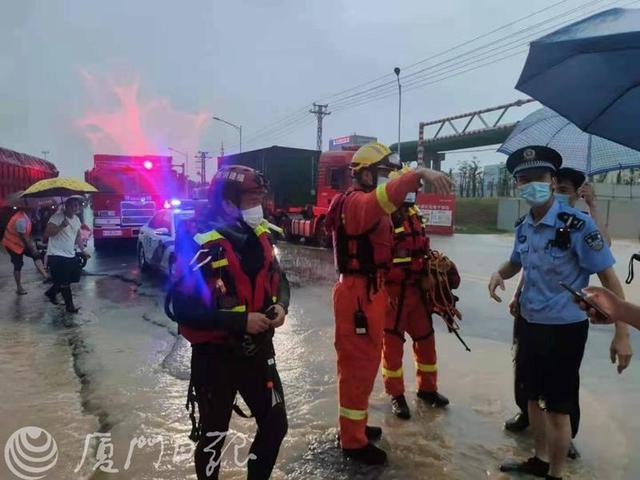 市消防救援支队接暴雨警情10起 疏散引导群众75人次