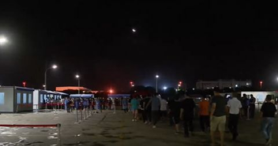 突发!本土新增61+23,上海1例确诊,浦东机场近5万人连夜检测