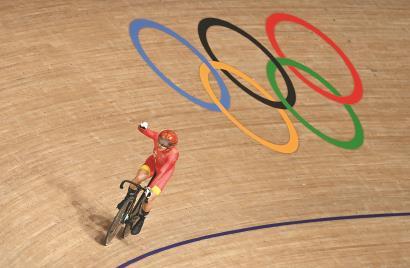 上海姑娘钟天使蝉联场地自行车女子团体竞速冠军