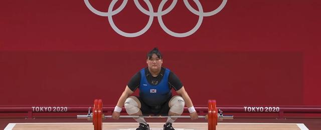 雯如泰山,李雯雯以绝对优势夺中国举重队第七金!恭喜