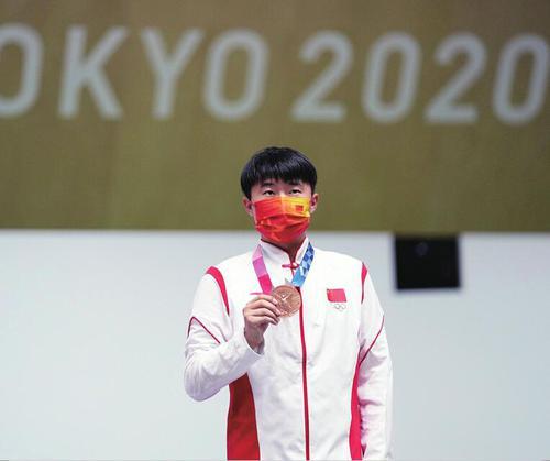 直击济南选手李越宏再夺奥运铜牌,赛后他说:回家后的第一件事是...