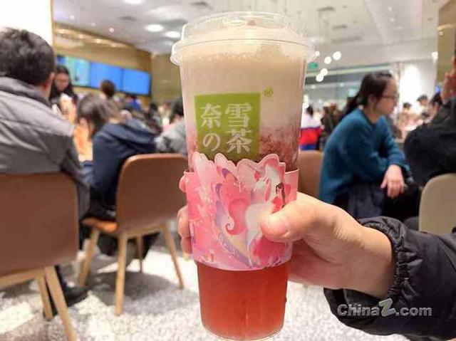 奈雪的茶回应食品卫生问题 对涉事门店展开连夜彻查整改