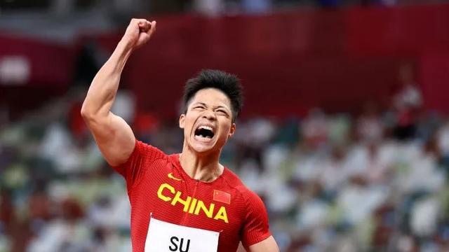 好棒!这个中国姑娘也创造了历史!