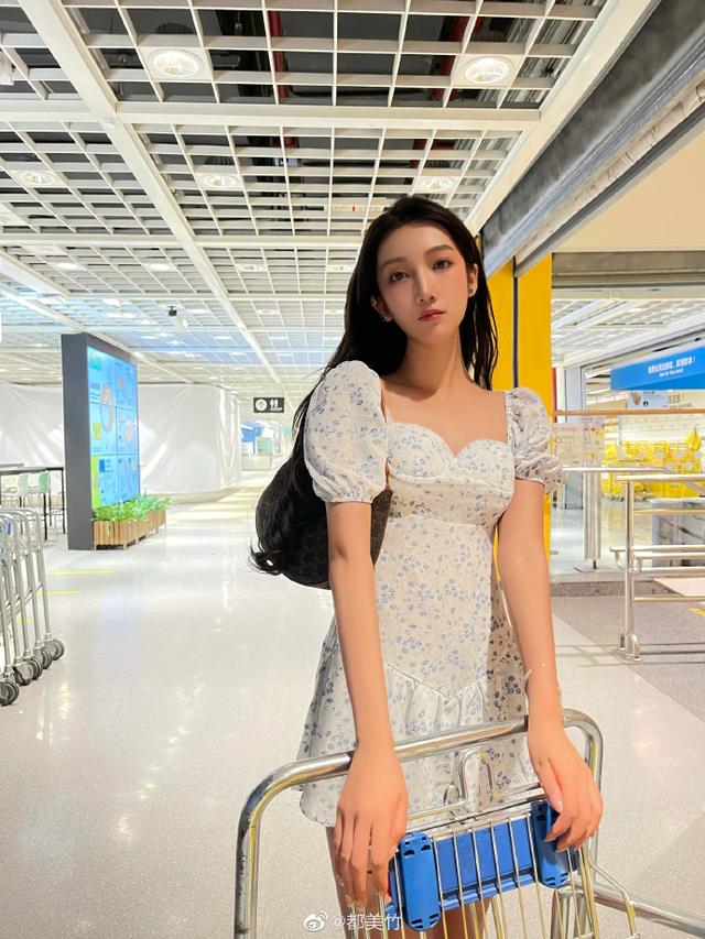 都美竹删除与吴亦凡相关微博,假姐姐李恩被禁言!