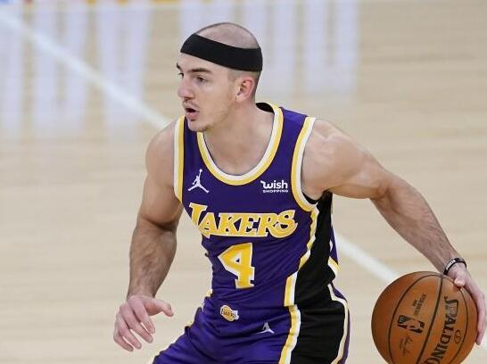 4年3700万加盟公牛!詹皇护卫离队后致敬湖人:永不忘洛杉矶时光