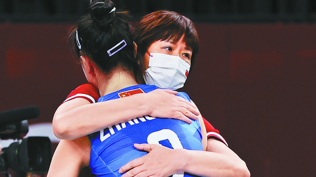 郎平结束中国队执教工作,泪别女排,“这8年非常精彩”