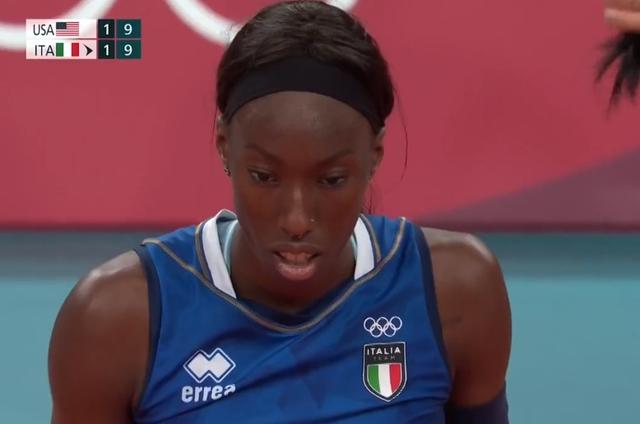 2-3遭逆转!奥运夺冠热门2连败,中国女排手下败将!美国女排翻盘