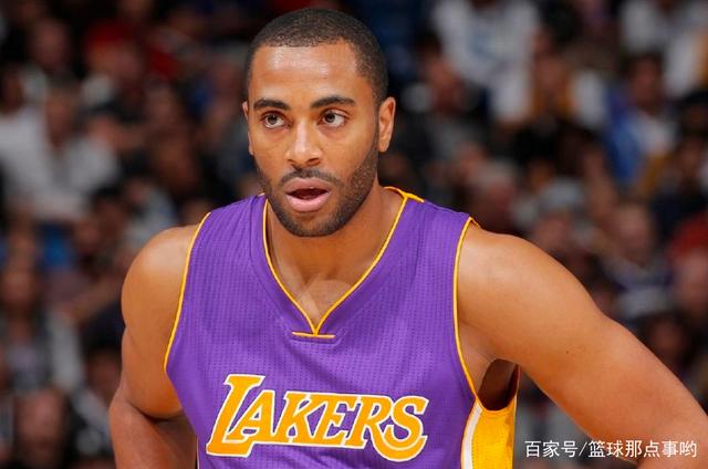 三大老将同时加盟!湖人在走正确道路,经验比天赋更重要