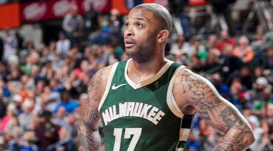 2年1500万!塔克正式离开雄鹿,加盟热火,波蒂斯选择留队