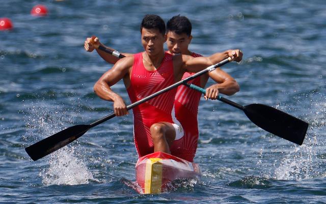 刘浩/郑鹏飞男子双人划艇1000米摘得银牌