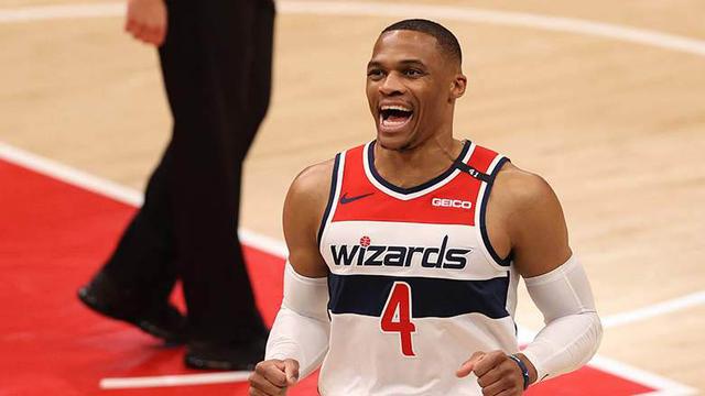 连打三枪!湖人签下3老将,冠军中锋归队,科比昔日帮手重返洛城