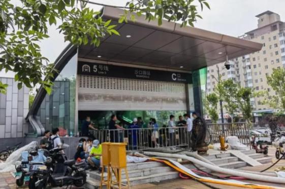 河南暴雨致302人遇难:那个地铁上打100个电话未接的女儿遗言曝光